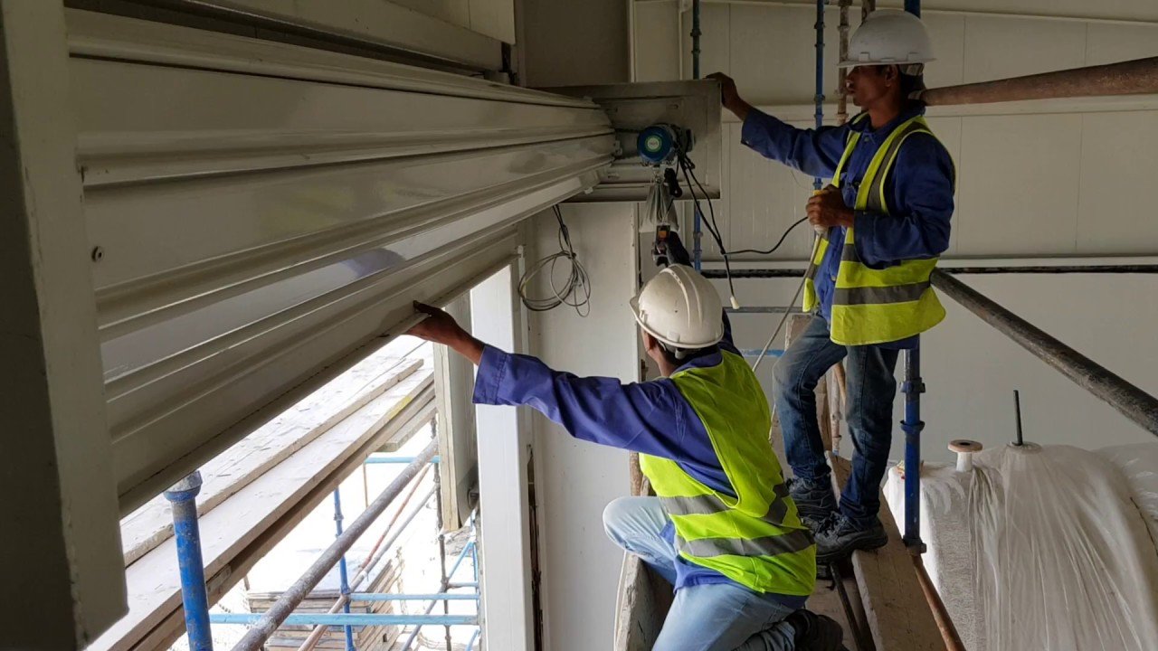 Installation and maintenance of automatic roller shutters in Riyadh.